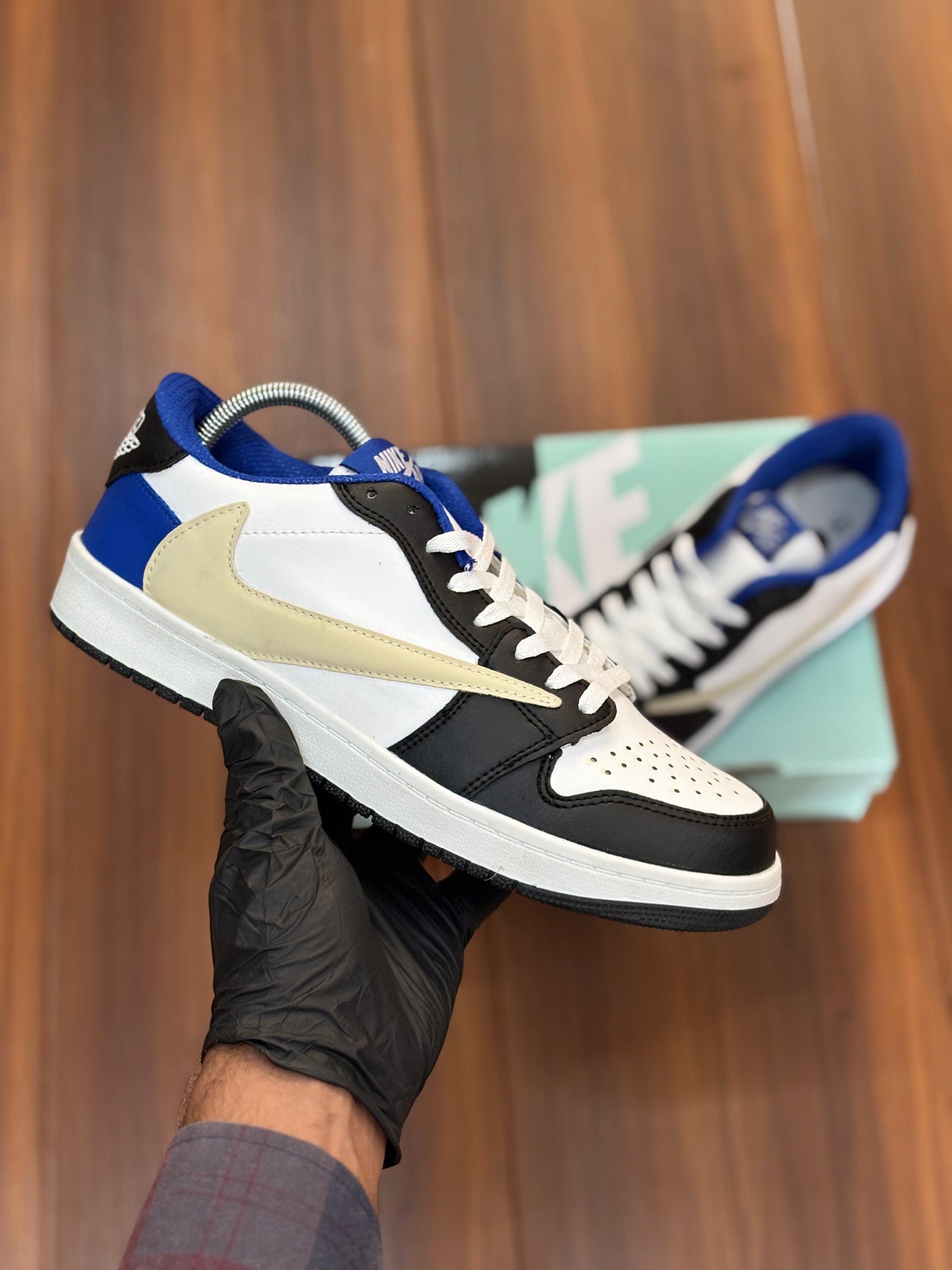Jordan 1 Low Fragment Design x Travis Scott