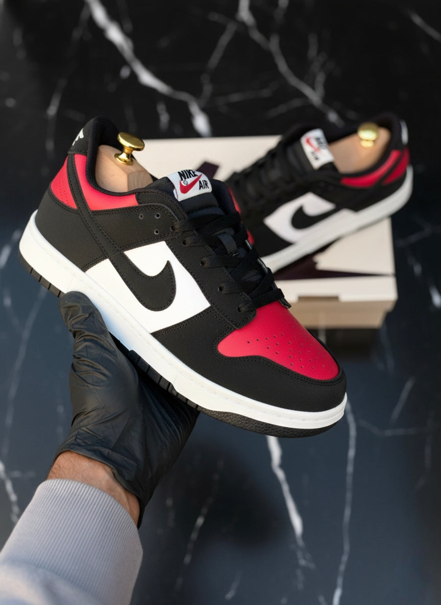Nike Dunks "Bred Toe"