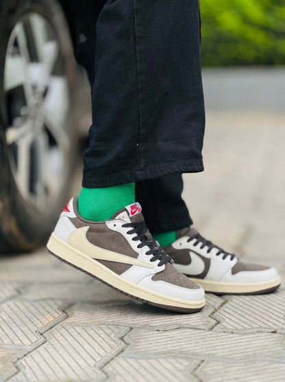 Travis Scott x AJ 1 Low OG  "Reverse Mocha"